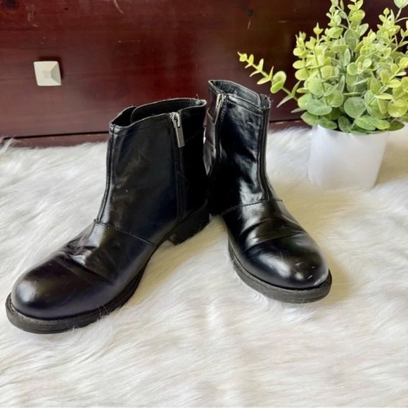 Kenneth Cole Reaction Moto Silver Side Buckle Black Ankle Boots Size 7.5 - Picture 1 of 10